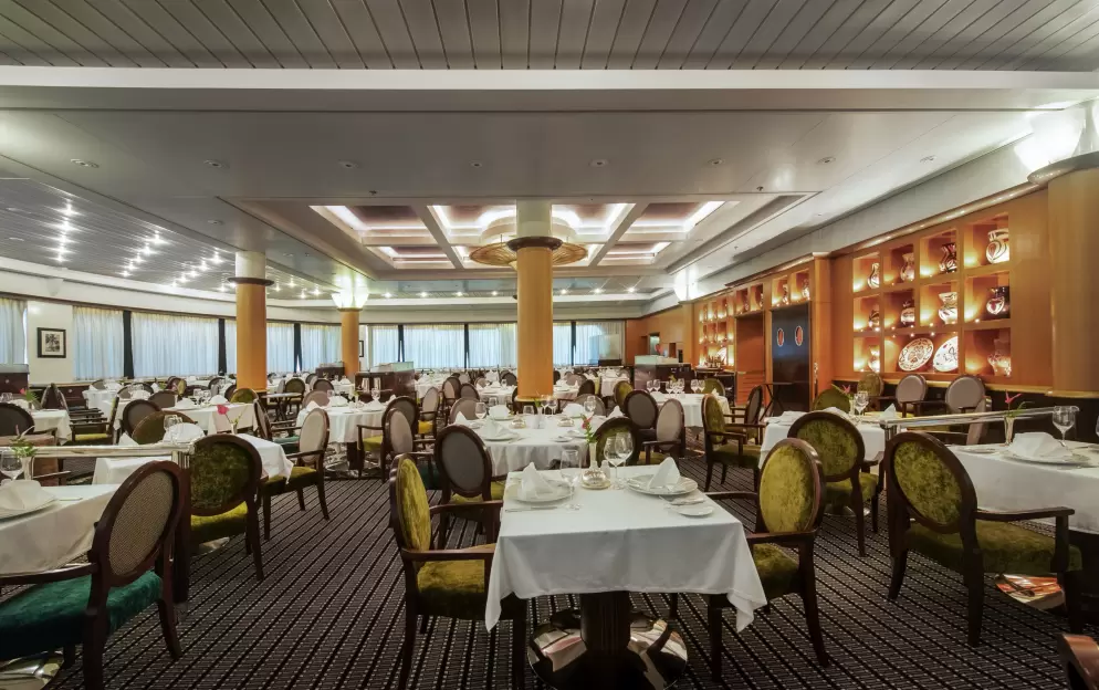 Paul Gauguin Cruises MS Paul Gauguin L'Etoile Restaurant 5 ©Paul Gauguin Cruises.jpg